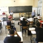Scuola: aiuti per libri di testo, investimenti per 400 milioni, stop a bonus maturità ed e-cig